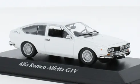 Alfa Romeo Alfetta GTV, weiss, 1976, 1:43, Maxichamps