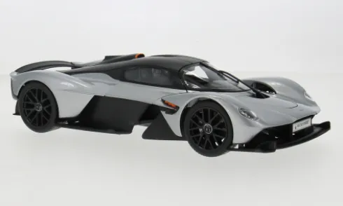 Aston Martin Valkyrie, silber/schwarz, 2022, 1:18, Maisto
