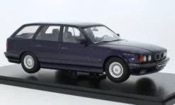 BMW 5er Touring (E34), violett, 1996, 1:18, Triple 9 Collection