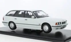 BMW 5er Touring (E34), weiss, 1996, 1:18, Triple 9 Collection