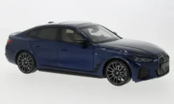 BMW i4 M50, blau, 2022, 1:18, Minichamps