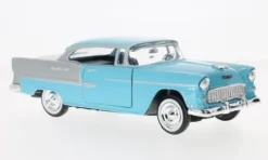 Chevrolet Bel Air, hellblau/silber, 1955, 1:24, Motormax