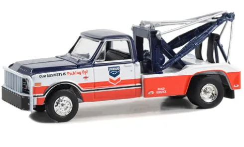 Chevrolet C-30 Dually Wrecker, 1968, Standard Oil, 1:64, Greenlight