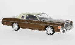 Dodge Royal Monaco Coupe, braun/beige, 1977, 1:24, WhiteBox
