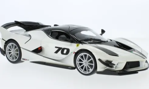 Ferrari FXX-K Evo, weiss/grau, 2018, 1:18, Bburago