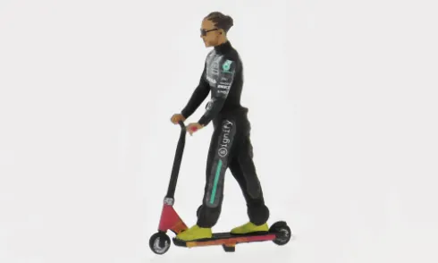 Figur Hamilton skate scooter, 2021, 1:43, Cartrix