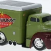 Ford Coe Box Truck, dunkeloliv/dunkelrot, 1950, 1:64, Maisto