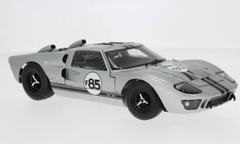 Ford GT40 MkII, silber, 1966, 1:18, Shelby Collectibles