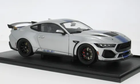 Ford Shelby Mustang Super Snake, hellgrau/blau, 1:18, Solido