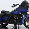 Harley Davidson CVO Road Glide, blau/schwarz, 2018, 1:18, Maisto