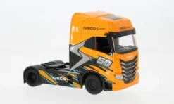Iveco S-Way 570, orange/schwarz, 1:43, Bburago