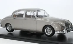 Jaguar MK II 3.8, hellgrau, 1959, 1:18, KK Scale