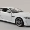 Jaguar XKR-S, weiss, 1:24, Bburago