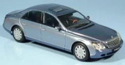 Maybach 57 SWB, hellblau/silber, 2002, 1:43, AUTOart
