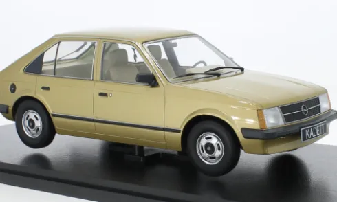 Opel Kadett D, dunkelbeige, 1:18, Triple 9 Collection