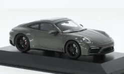 Porsche 911 (992) Carrera 4 GTS, grün, 2019, 1:43, Minichamps