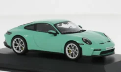 Porsche 911 GT3 (992), hellgrün, 1:43, Solido