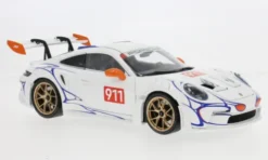 Porsche 911 (992) GT3 RS, weiss/orange, 2023, 1:18, Minichamps