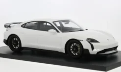 Porsche Taycan Turbo GT, weiss, 2024, 1:18, Minichamps