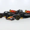 Red Bull 2er Set: RB19, Formel 1, GP Qatar, 2023, Oracle Red Bull Racing, Red Bull, #1, M.Verstappen, 1:18, Minichamps