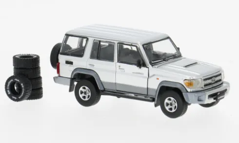 Toyota Land Cruiser LC76, silber, 1:64, BM Creations