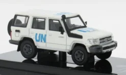 Toyota Land Cruiser LC76, weiss, 2014, UN, 1:64, Para64