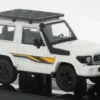 Toyota Land Cruiser 71, weiss/Dekor, 2022, 1:64, Para64