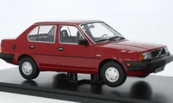Volvo 340, rot, 1987, 1:18, Triple 9 Collection