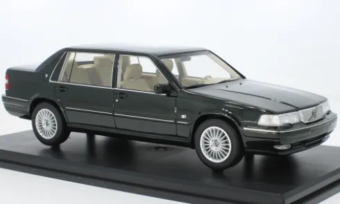 Volvo S90 Royal, dunkelgrün, 1998, 1:18, DNA Collectibles