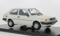 Volvo 343, weiss, 1982, 1:18, Triple 9 Collection